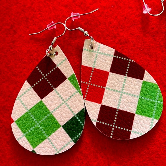 CHRISTMAS EARRINGS!!! - Picture 3 of 4